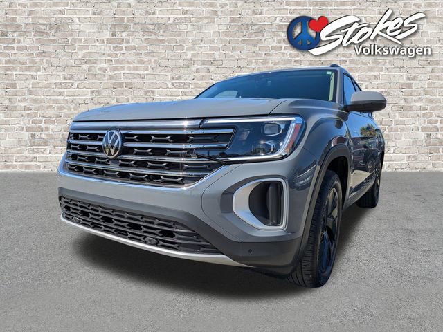 Certified 2025 Volkswagen Atlas SE w/ Black Wheel Package image 8