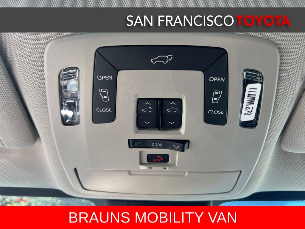Used 2026 Toyota Sienna XLE FWD image 38