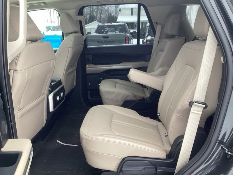 Used 2022 Ford Expedition Limited image 12