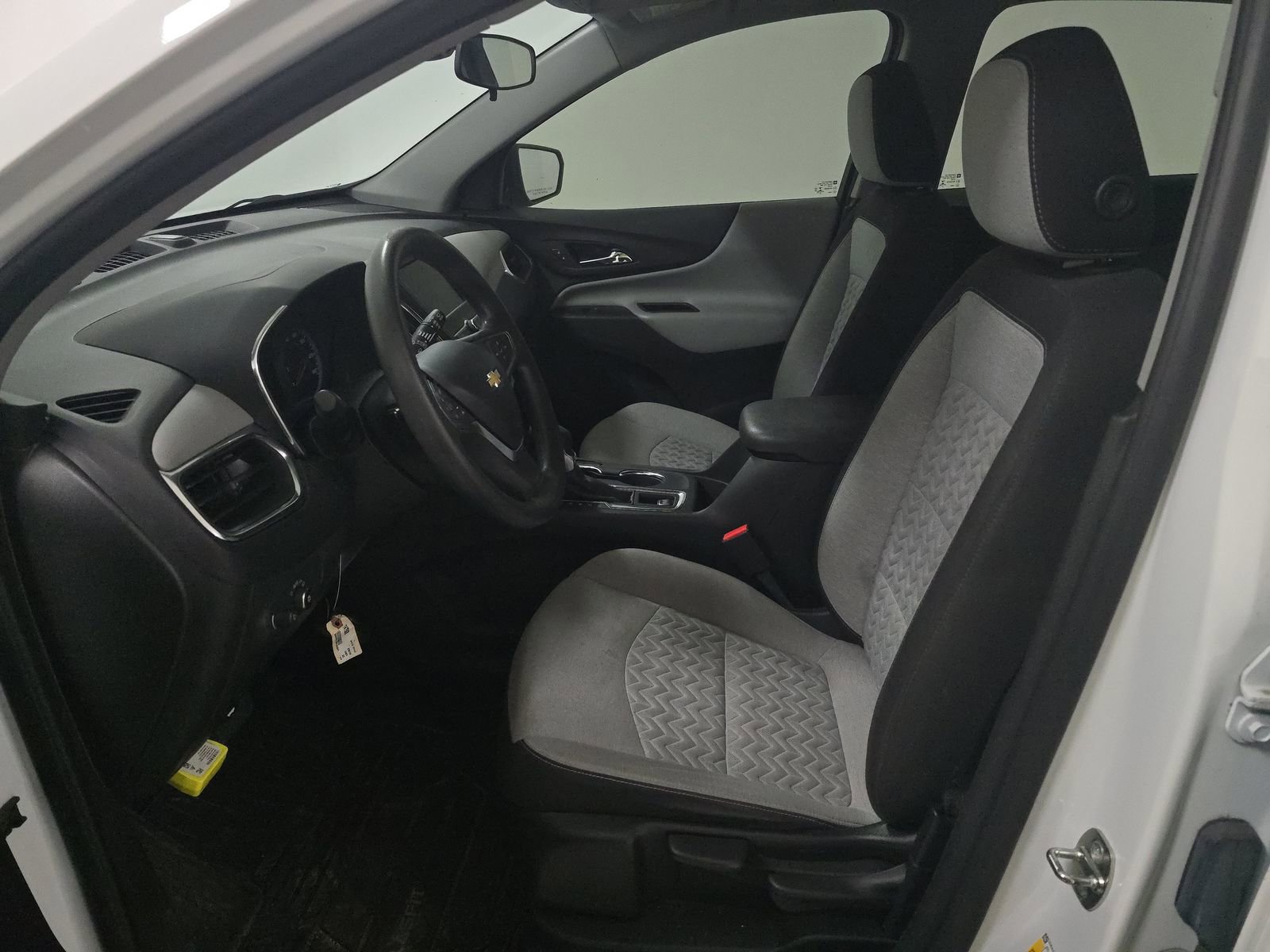 Used 2022 Chevrolet Equinox LS image 8