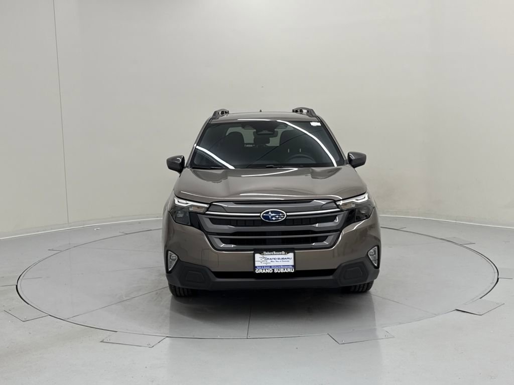 Used 2025 Subaru Forester Premium image 8