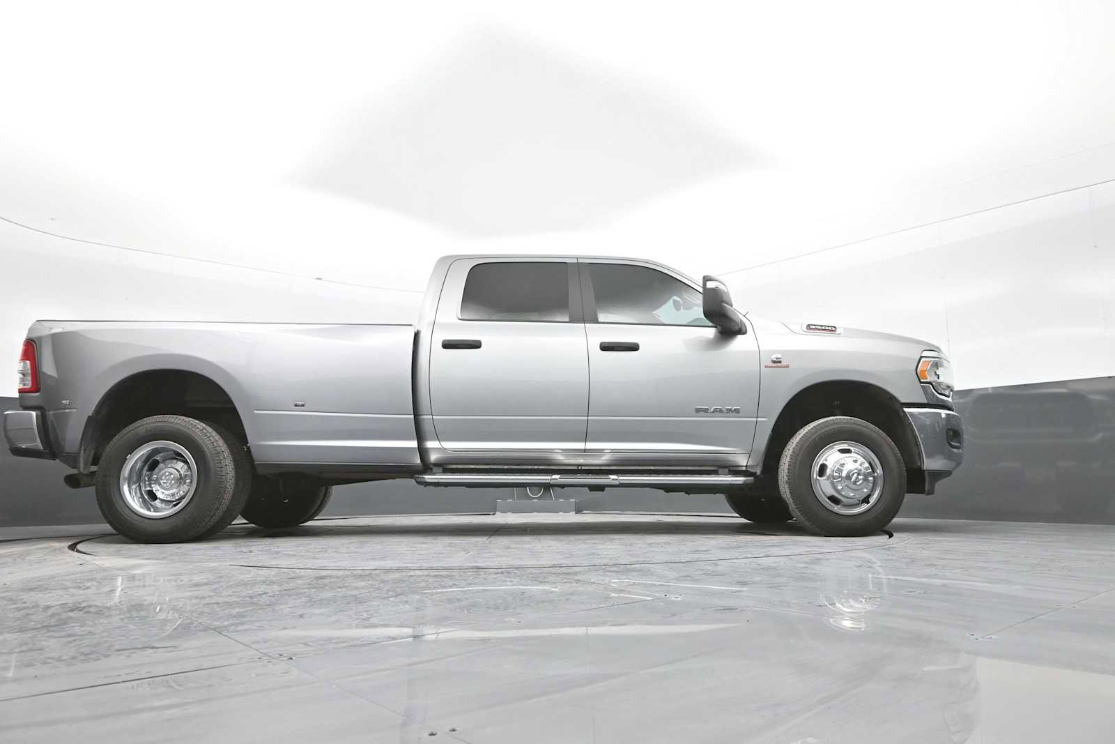 Used 2024 RAM 3500 Big Horn image 40