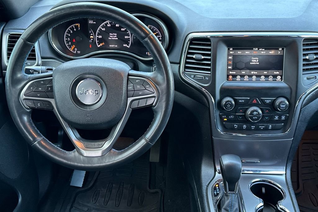 Used 2018 Jeep Grand Cherokee Laredo AWD/4WD image 14
