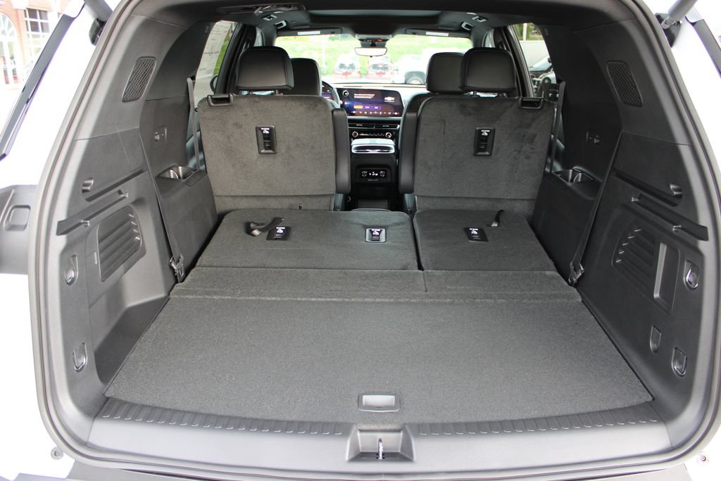 New 2027 Chevrolet Traverse Z71 w/ Enhanced Driving Package AWD/4WD image 41