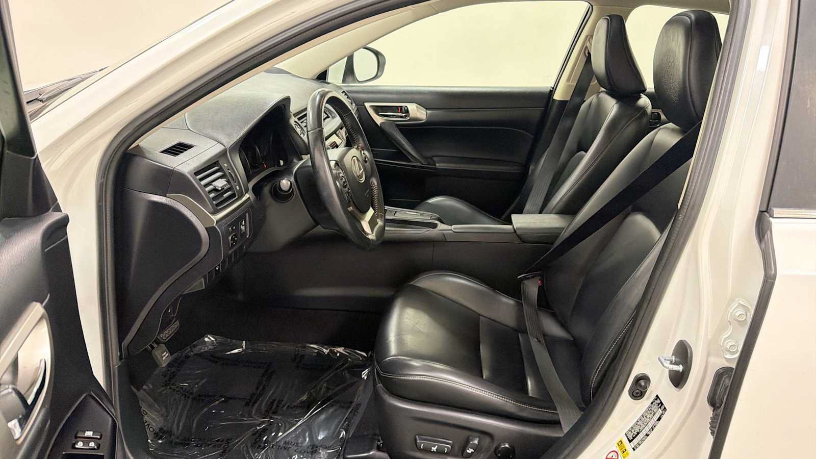 Used 2015 Lexus CT 200h FWD image 13