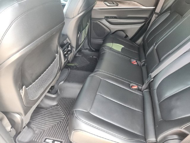 Used 2023 Jeep Grand Cherokee Limited w/ Trailer Tow Prep Group (B) RWD image 31