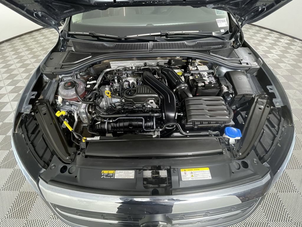 Used 2024 Volkswagen Jetta SE w/ Panoramic Sunroof Package FWD image 29