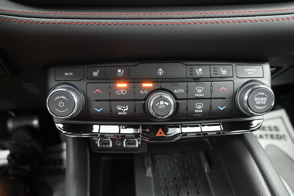 Used 2025 Dodge Durango R/T w/ Blacktop Package AWD/4WD image 19