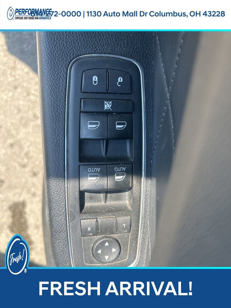 Used 2015 Chrysler 300 C Platinum w/ Light Group RWD image 15