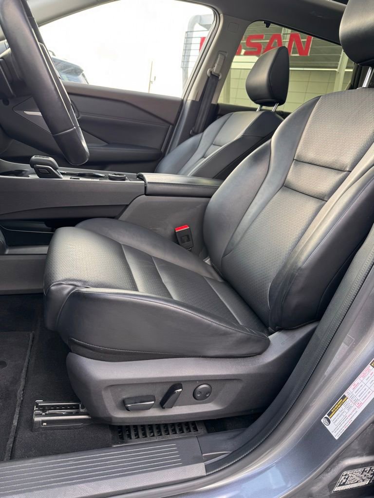 Used 2023 Nissan Rogue SV w/ SV Premium B Package image 10