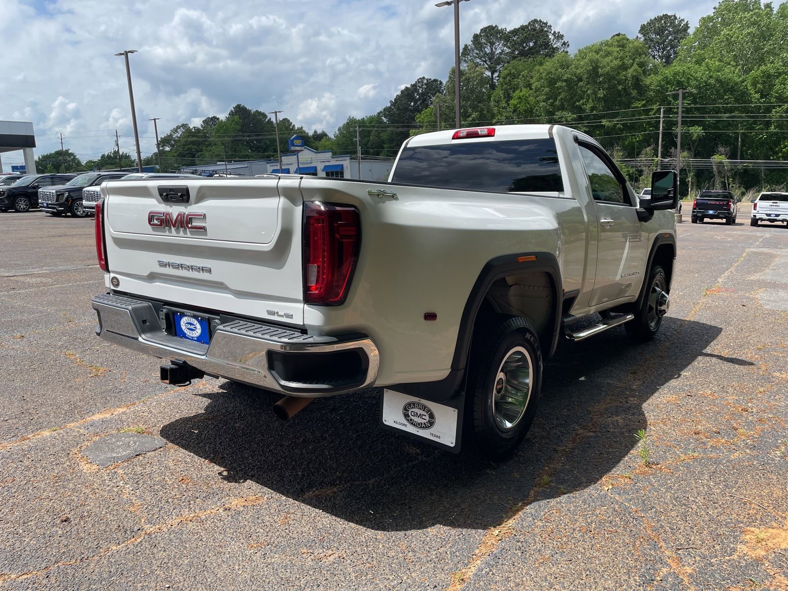 Used 2022 GMC Sierra 3500 SLE w/ SLE Convenience Package AWD/4WD image 5