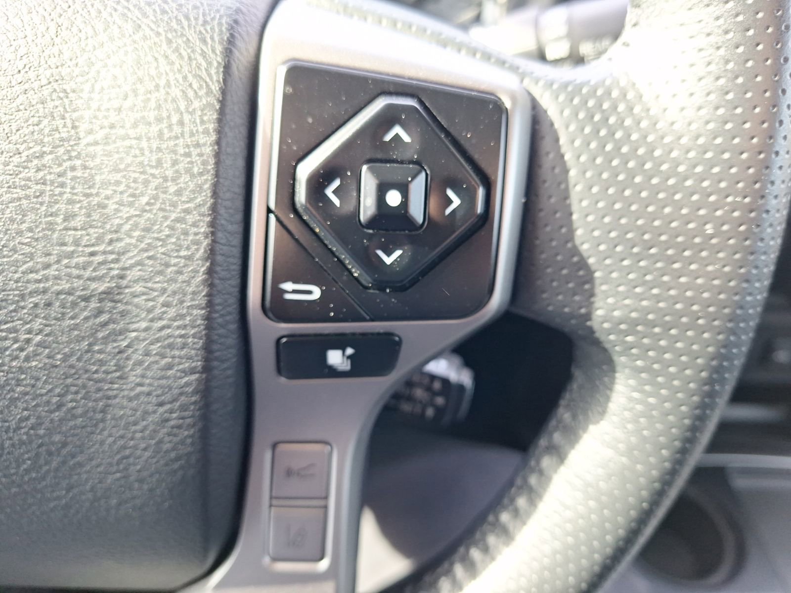 Used 2023 Toyota 4Runner SR5 Premium w/ Moonroof Package RWD image 19