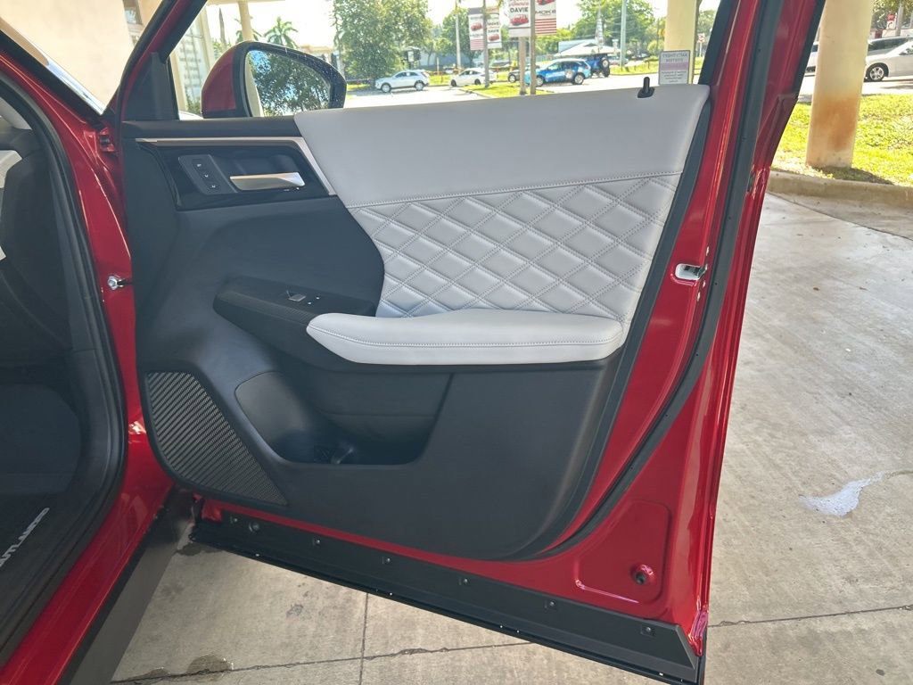 New 2025 Mitsubishi Outlander SEL image 26