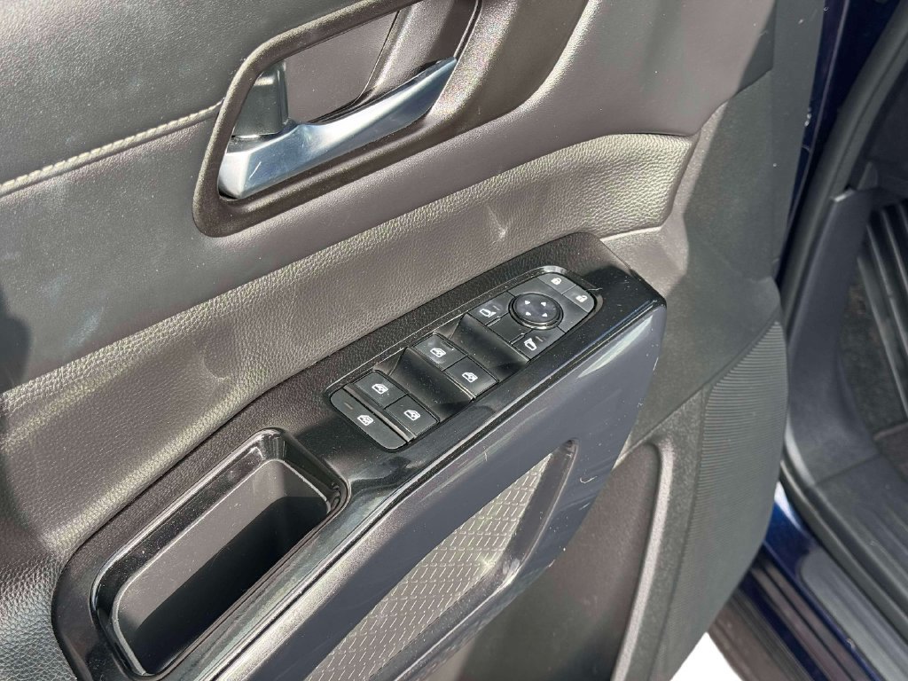 Used 2022 Nissan Pathfinder S AWD/4WD image 18
