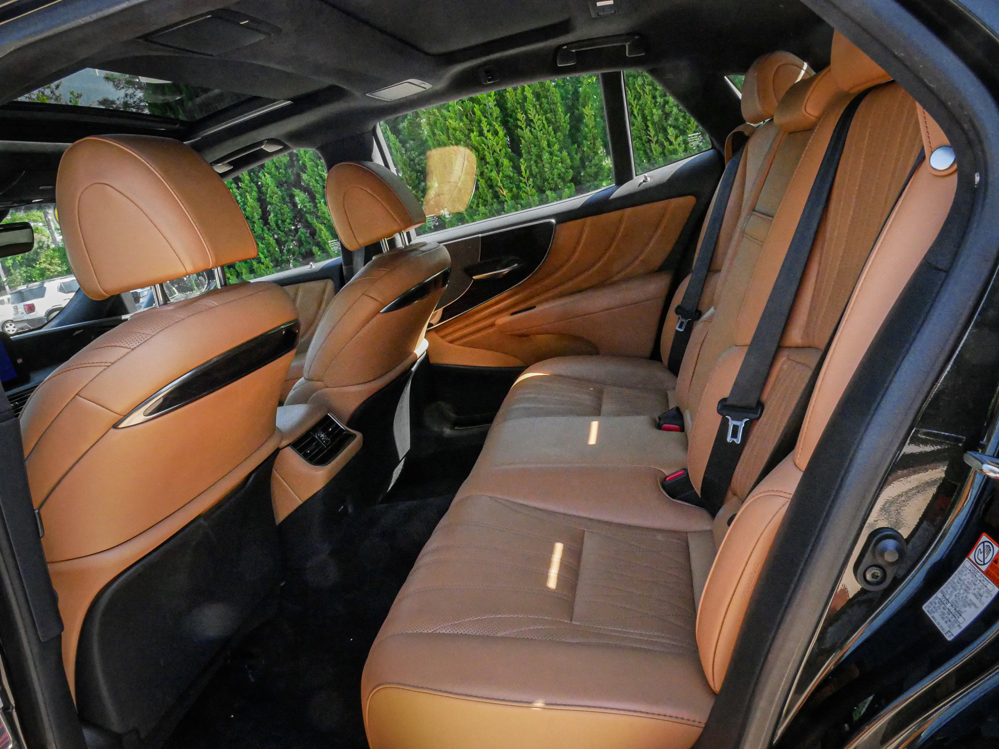 Used 2023 Lexus LS 500 AWD w/ Interior Upgrade Package image 31