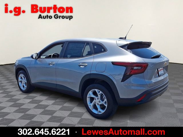 New 2026 Chevrolet Trax LS w/ LS Convenience Package FWD image 3
