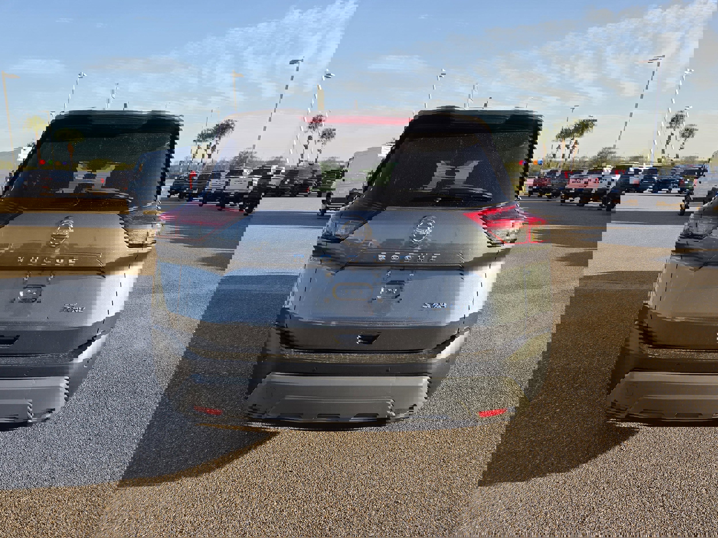 Used 2022 Nissan Rogue SV image 6