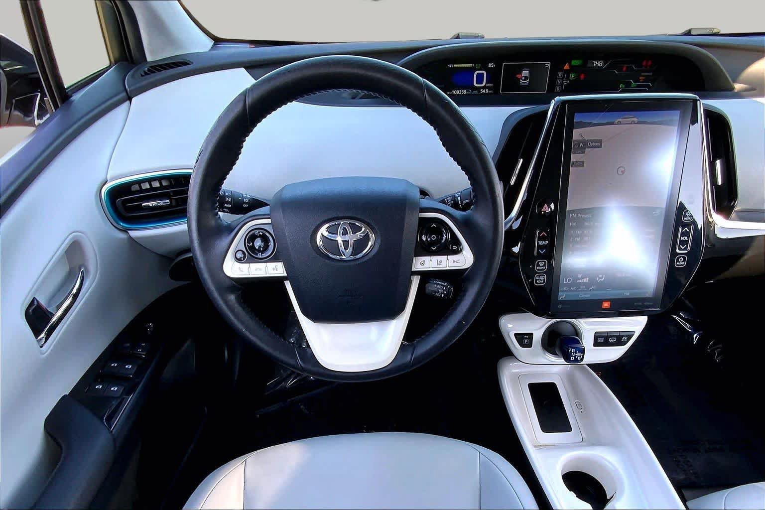 Used 2017 Toyota Prius Prime Advanced FWD image 6