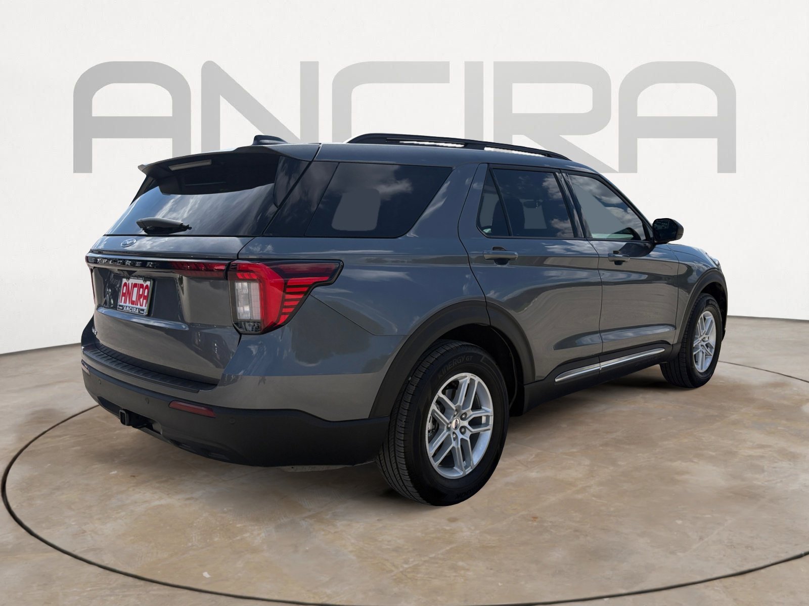 Used 2025 Ford Explorer Active RWD image 10