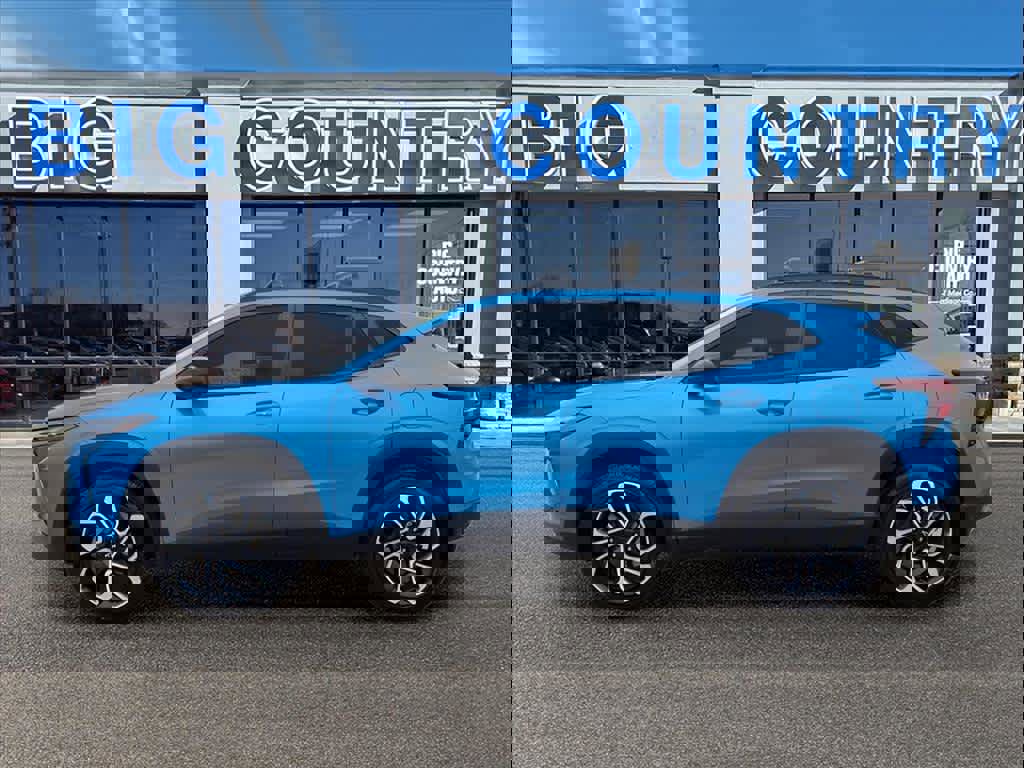 Used 2025 Chevrolet Trax RS w/ Sunroof Package image 2