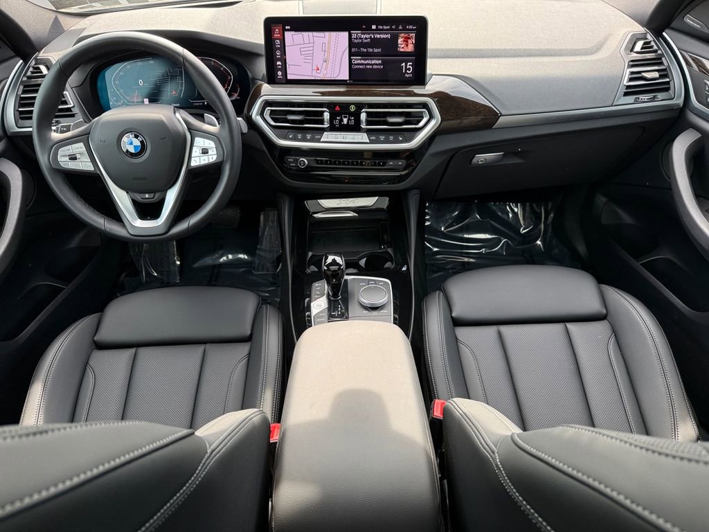 Certified 2025 BMW X4 xDrive30i w/ Premium Package image 10