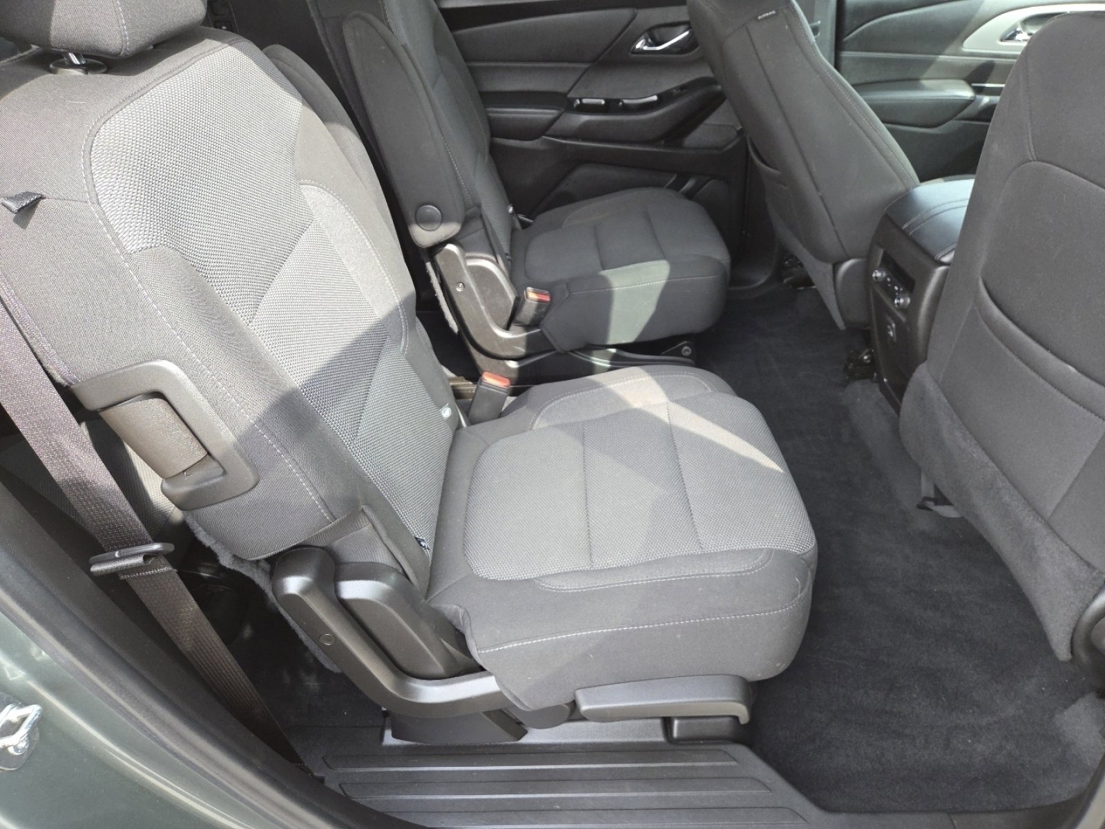 Used 2023 Chevrolet Traverse LT FWD image 21