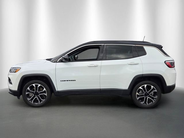 Used 2023 Jeep Compass Limited AWD/4WD image 2