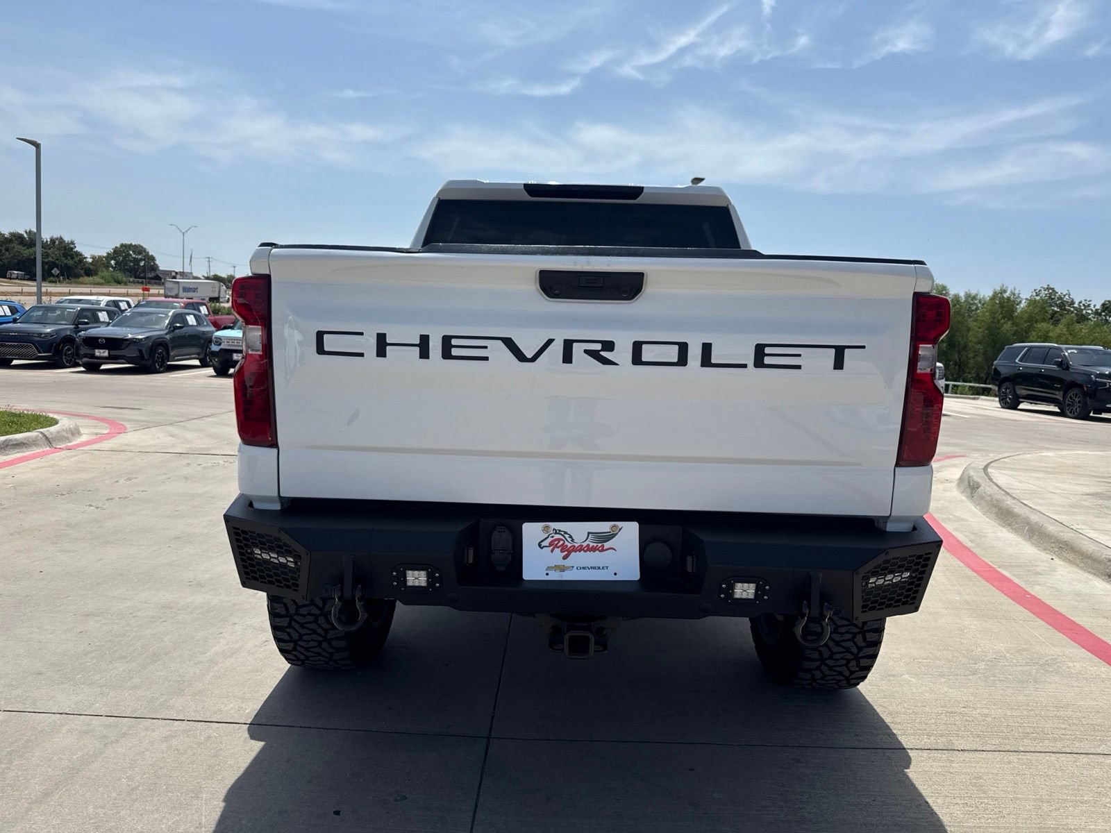 Used 2024 Chevrolet Silverado 1500 Custom Trail Boss w/ LPO, Dark Essentials Package AWD/4WD image 4