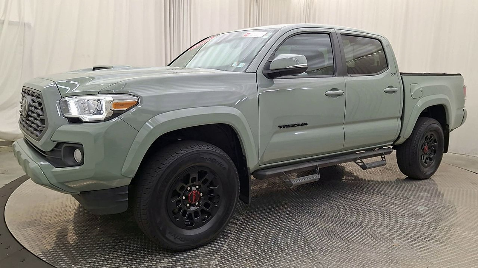Used 2022 Toyota Tacoma TRD Sport w/ Technology Package AWD/4WD image 11