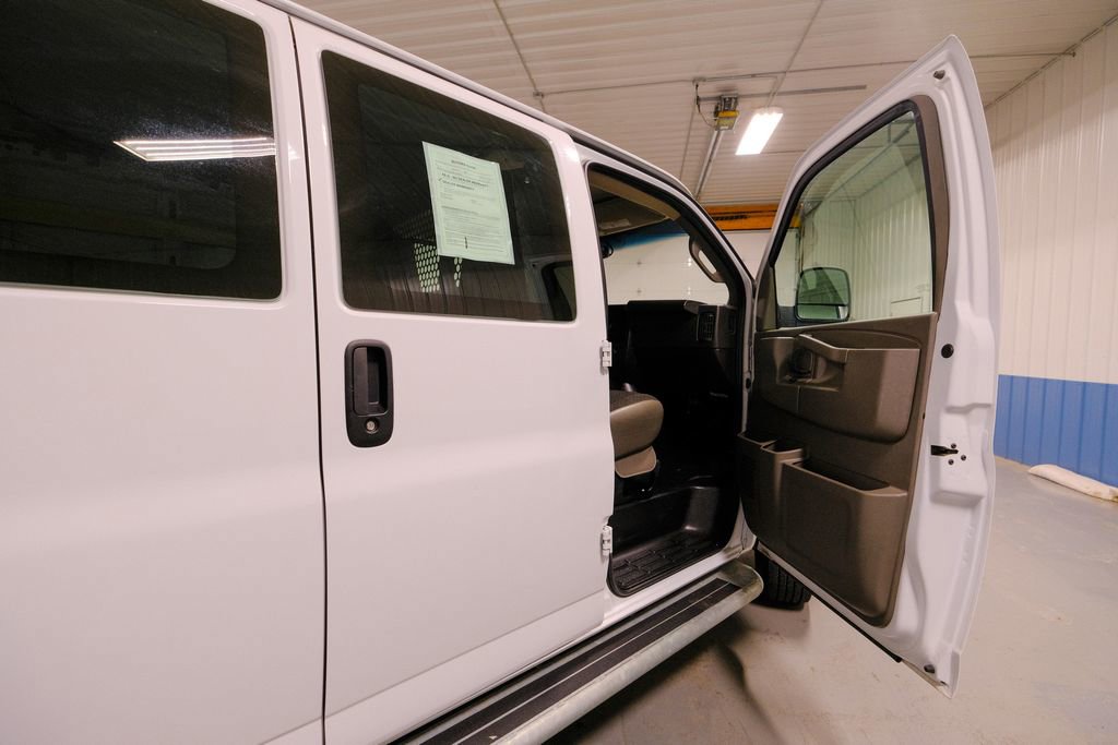 Used 2024 GMC Savana 2500 w/ Driver Convenience Package image 15