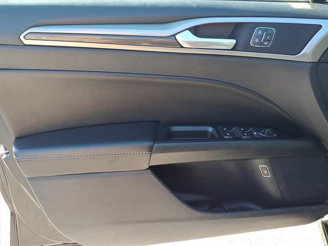 Used 2020 Ford Fusion SEL image 14