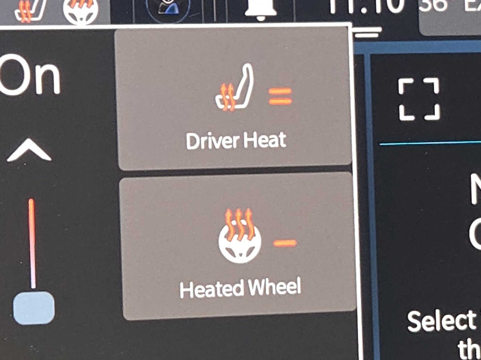 Used 2023 Chrysler Voyager LX image 4