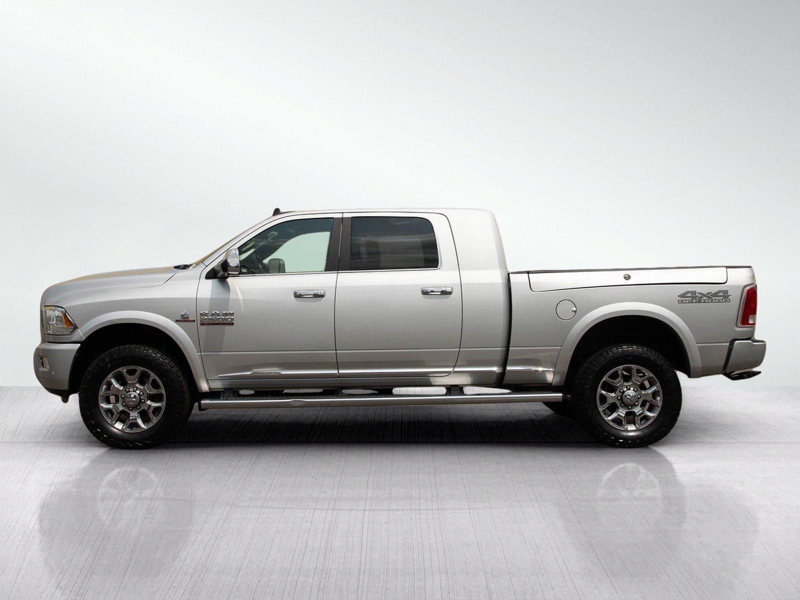 Used 2017 RAM 2500 Limited AWD/4WD image 2