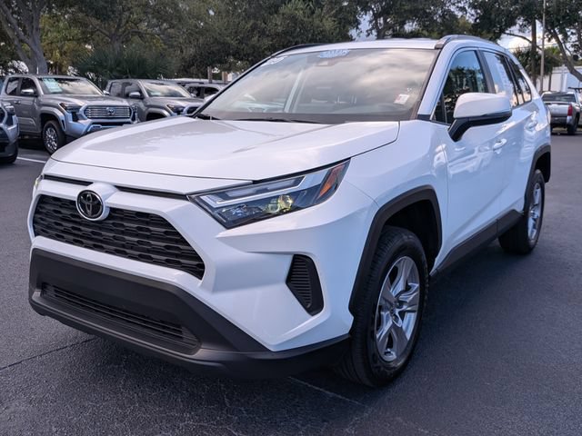 Used 2025 Toyota RAV4 XLE FWD image 7