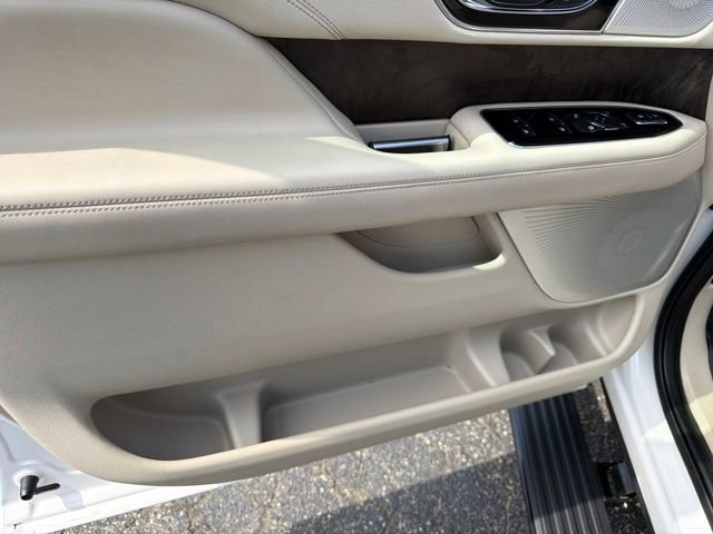 Used 2019 Lincoln Navigator L Reserve image 13