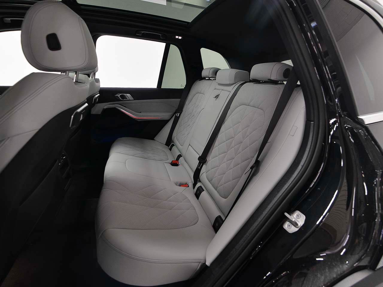 Used 2026 BMW X5 xDrive50e AWD/4WD image 10