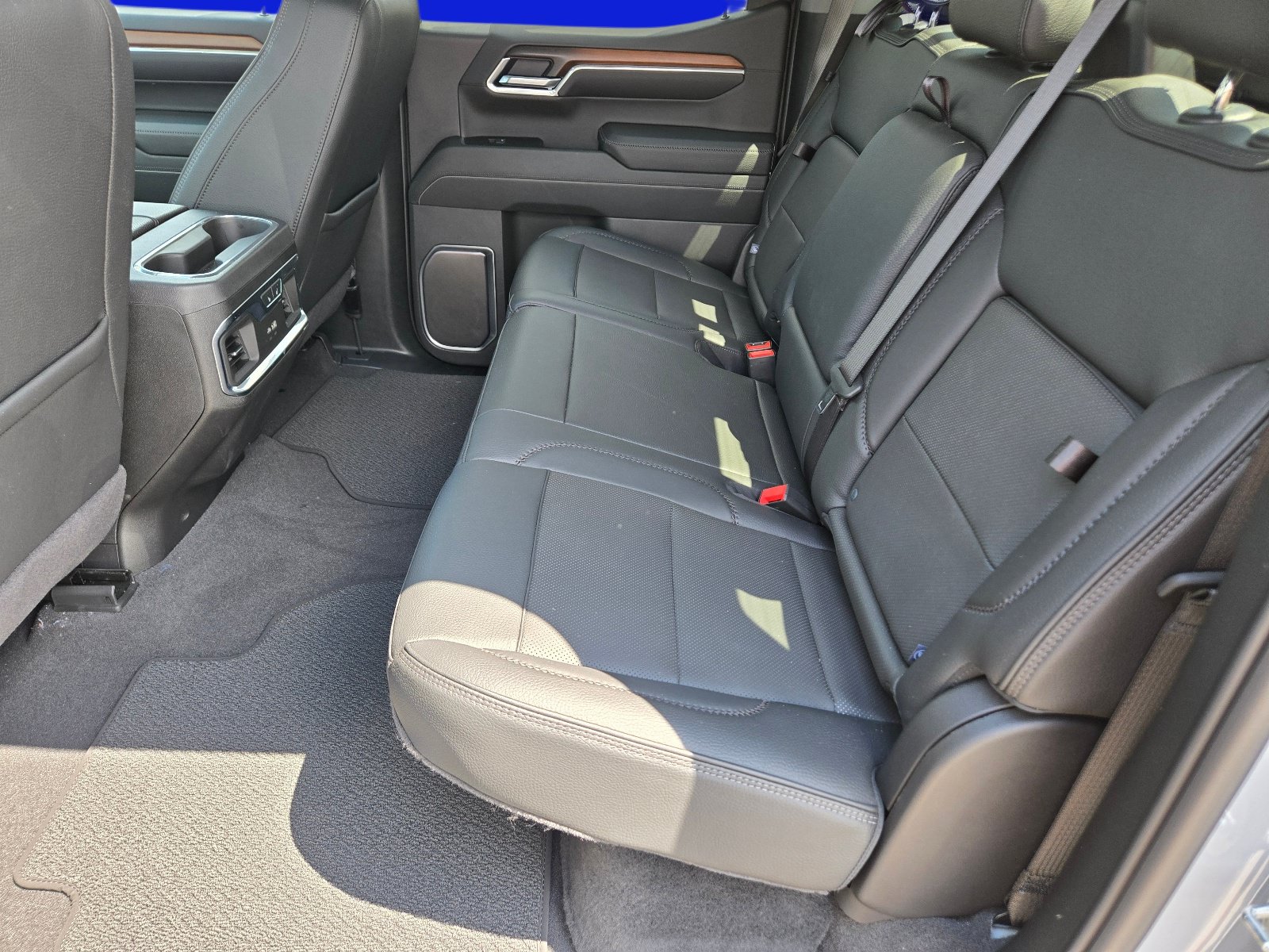 Used 2025 GMC Sierra 1500 Denali w/ Denali Reserve Package AWD/4WD image 18