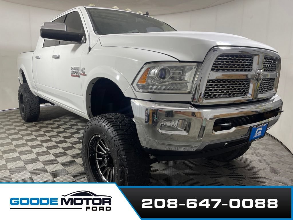 Used 2014 RAM 3500 Laramie w/ Convenience Group AWD/4WD image 2