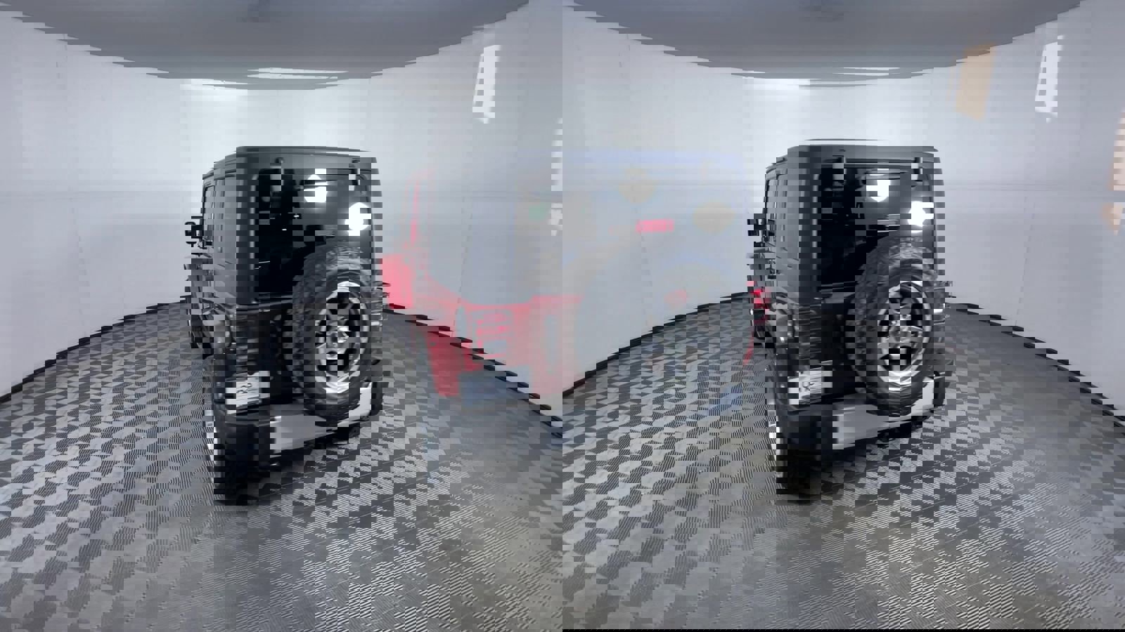 Used 2012 Jeep Wrangler Unlimited Sahara w/ Connectivity Group image 7