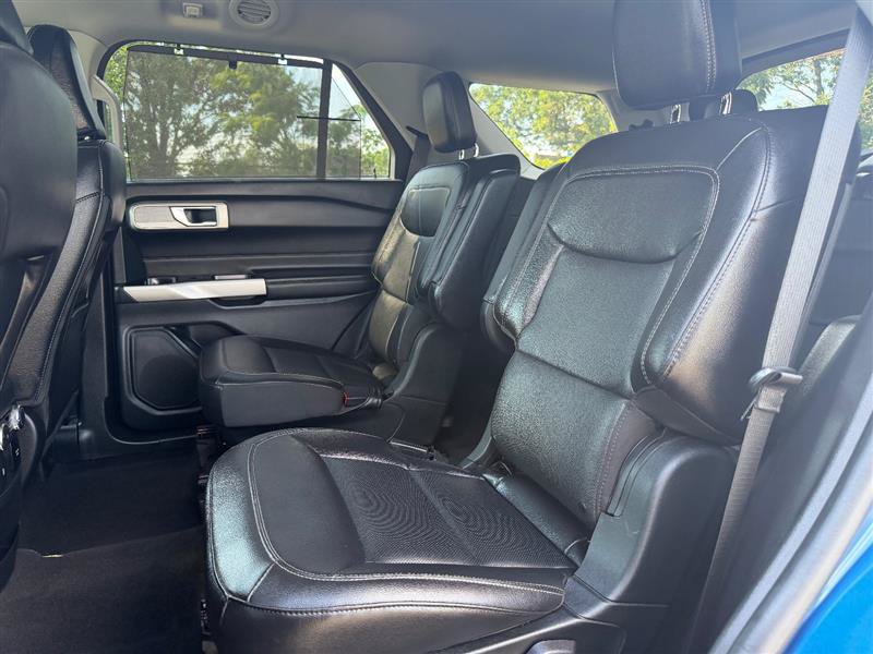 Used 2021 Ford Explorer Limited w/ Equipment Group 301A AWD/4WD image 36