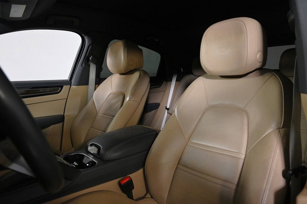 Certified 2023 Porsche Cayenne S image 5