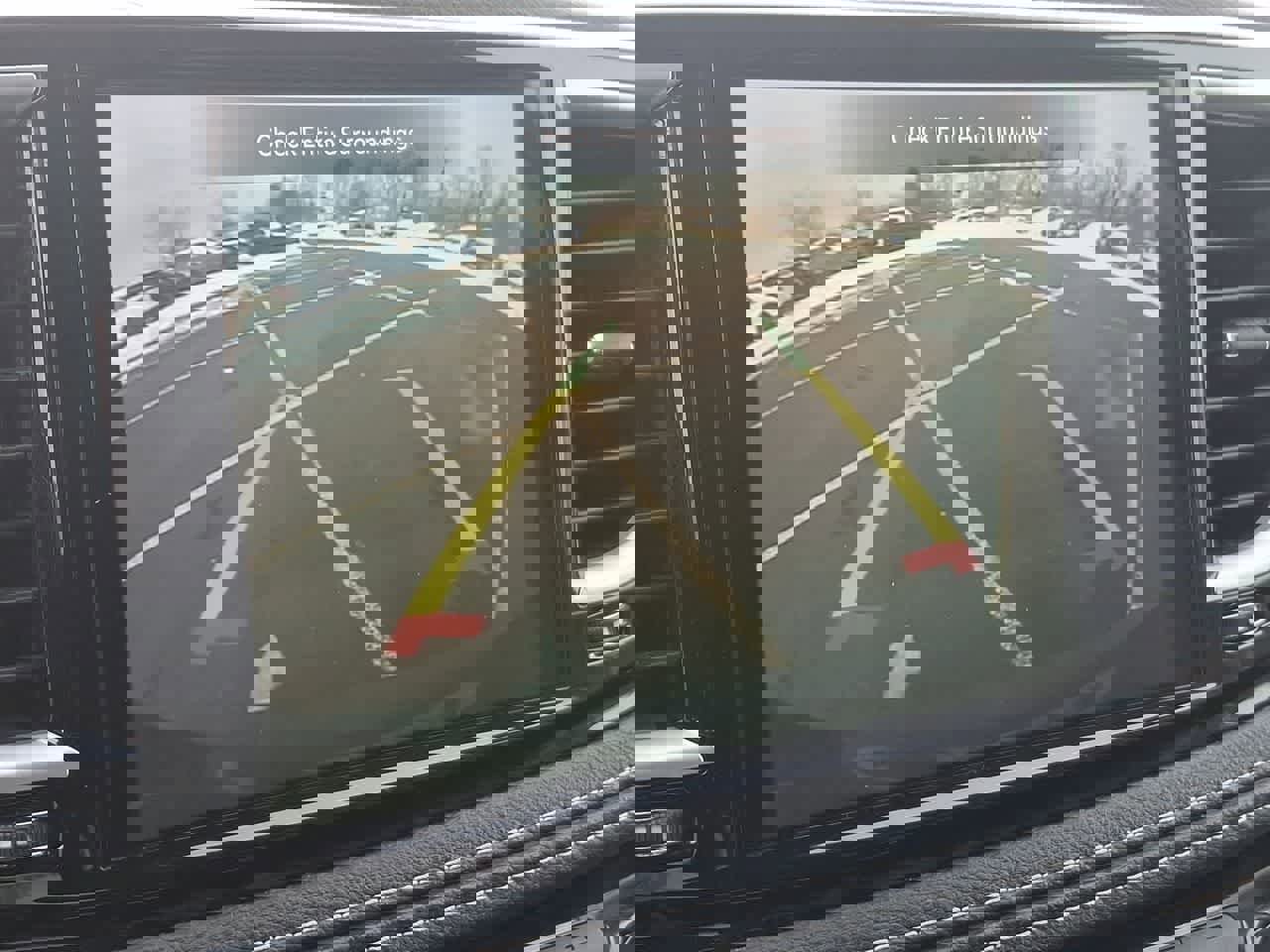 Used 2024 Chrysler Pacifica Select image 21