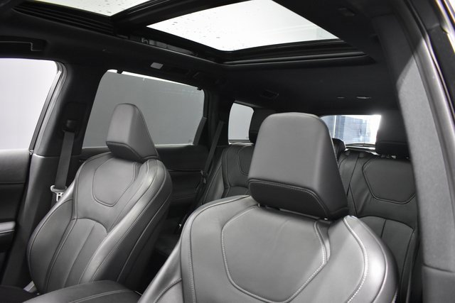 Used 2025 INFINITI QX60 Luxe w/ Black Edition image 17