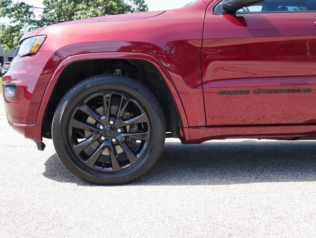 Used 2022 Jeep Grand Cherokee Laredo X image 9