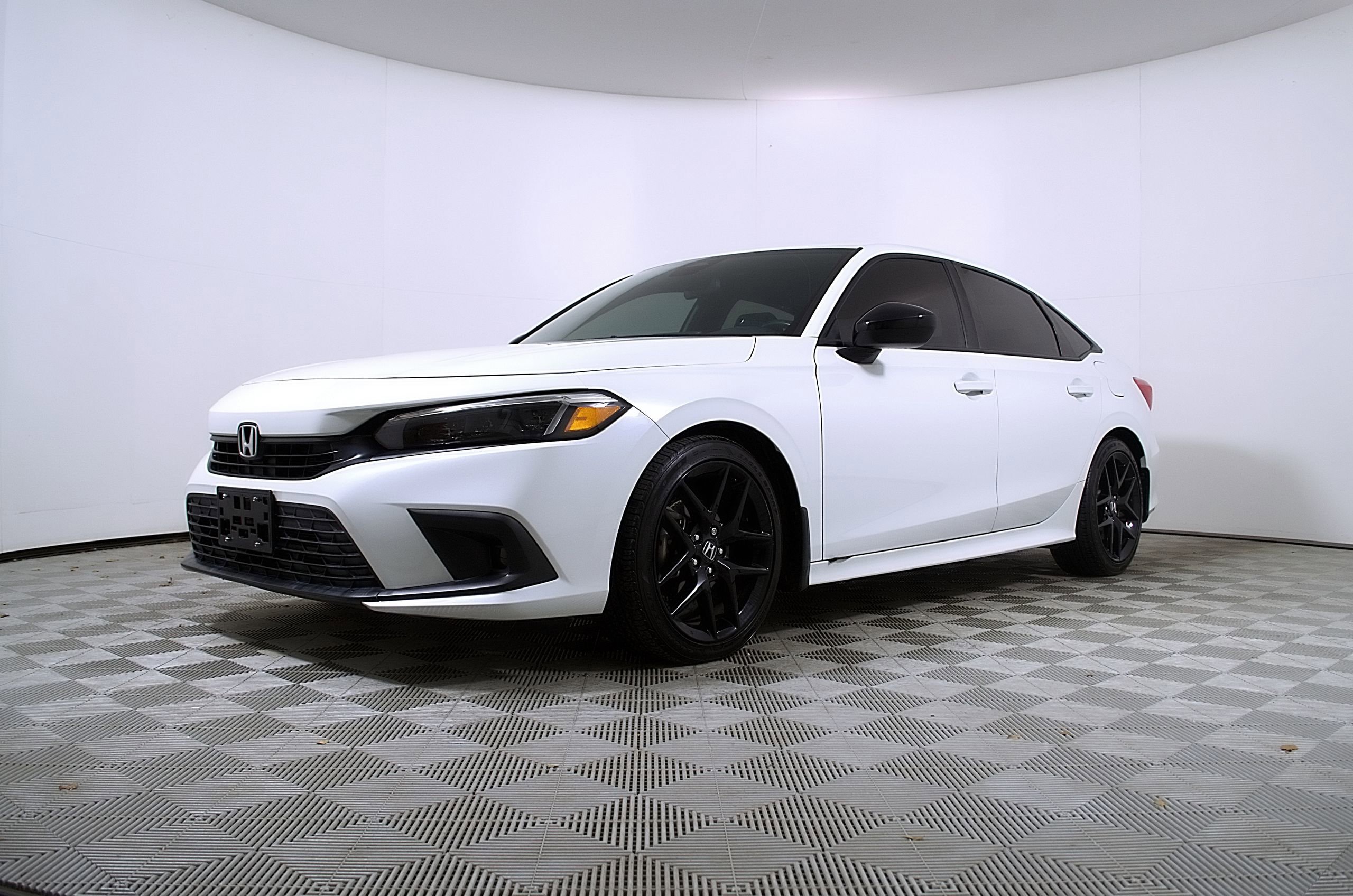 Used 2023 Honda Civic Sport image 2