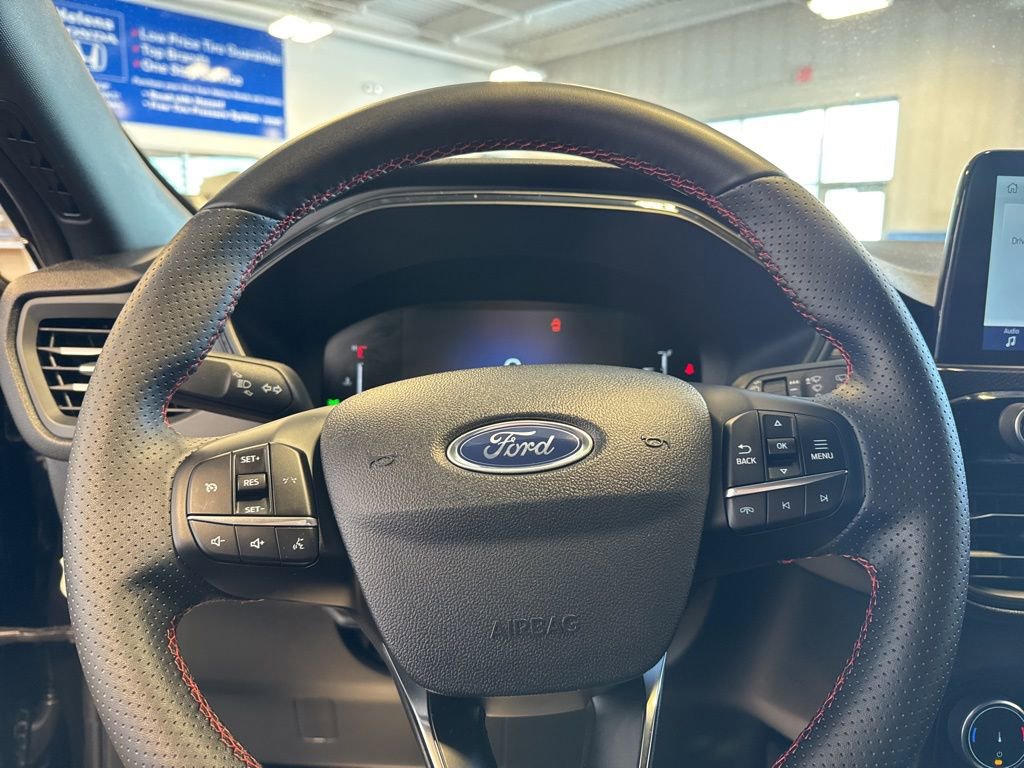 Used 2025 Ford Escape ST-Line image 19