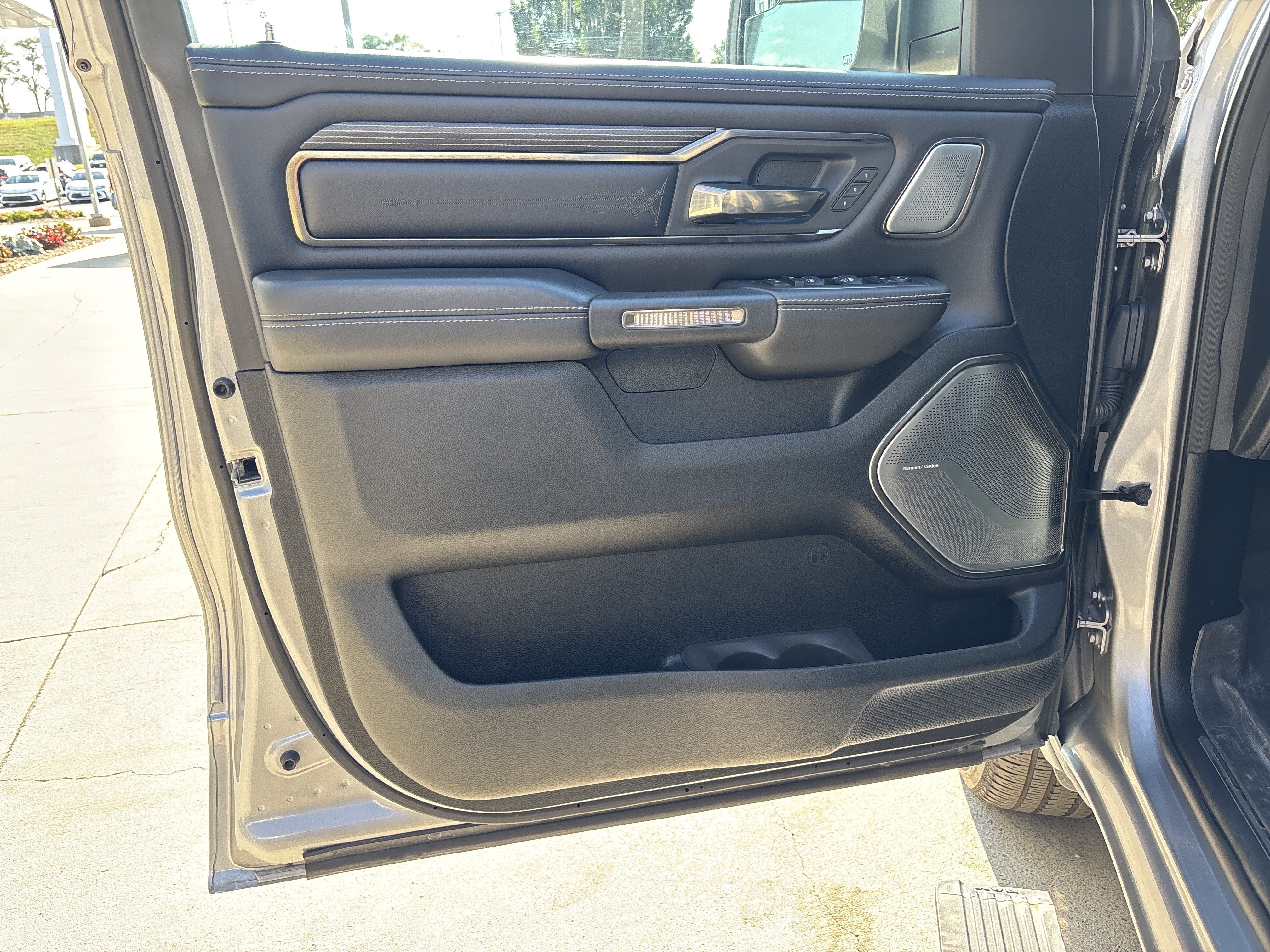 Used 2021 RAM 1500 Limited AWD/4WD image 13