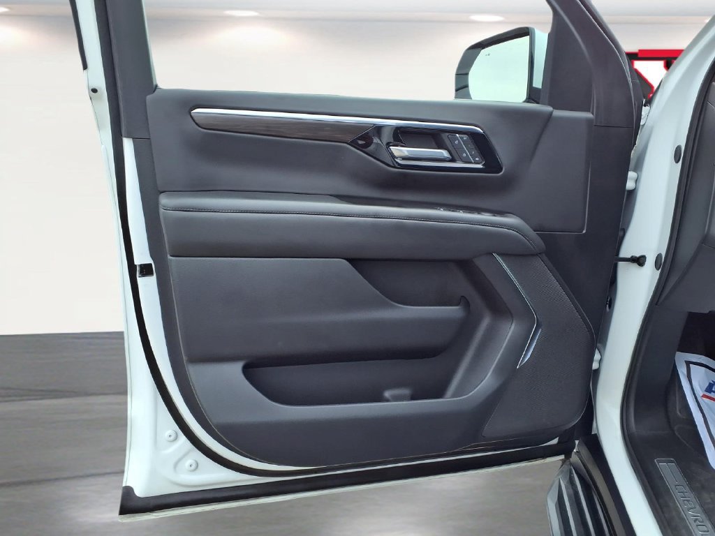 Used 2025 Chevrolet Tahoe LT AWD/4WD image 21