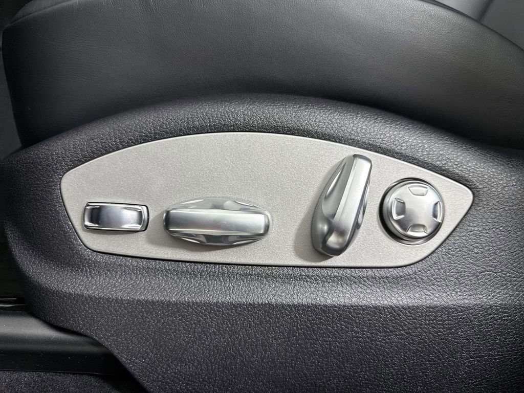 New 2026 Porsche Macan S AWD/4WD image 40
