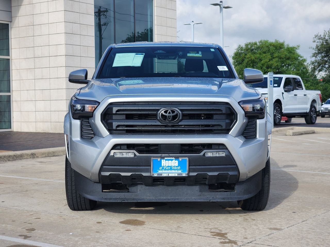 Used 2024 Toyota Tacoma SR5 RWD image 2